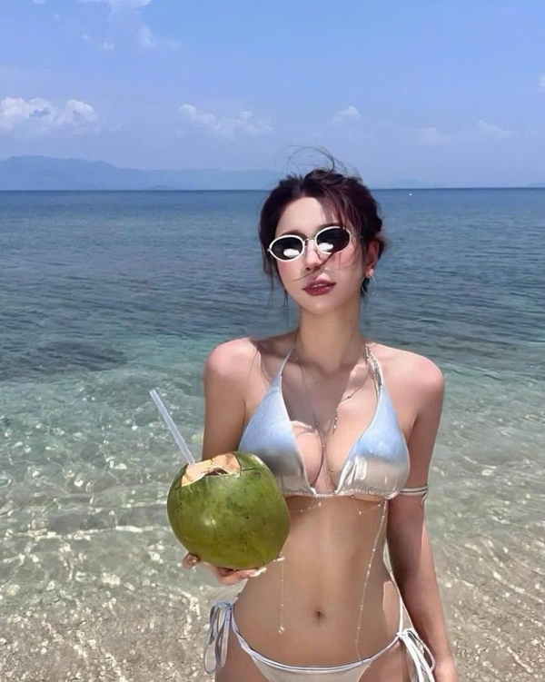ảnh gái xinh mặc bikini 2 mảnh 14