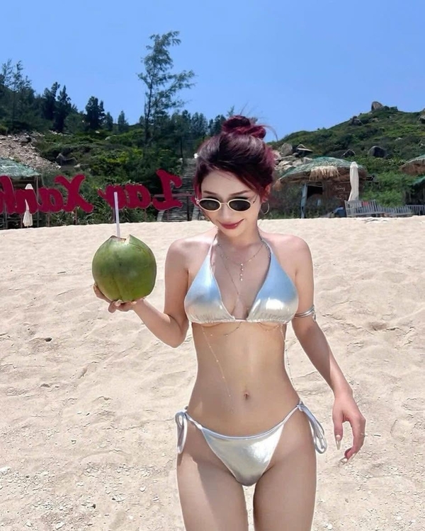 ảnh gái xinh mặc bikini 2 mảnh 16