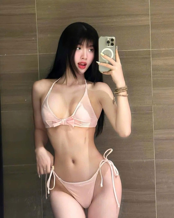 ảnh gái xinh mặc bikini 2 mảnh 9