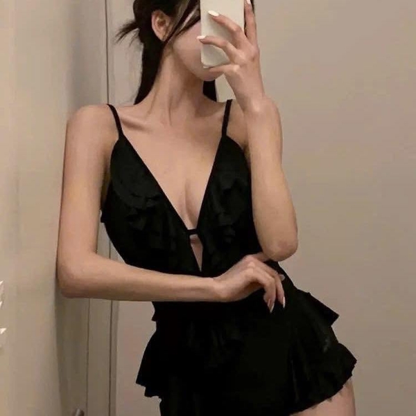ảnh gái xinh mặc bikini đen 19