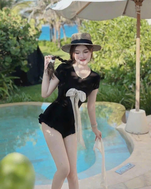 ảnh gái xinh mặc bikini đen 24