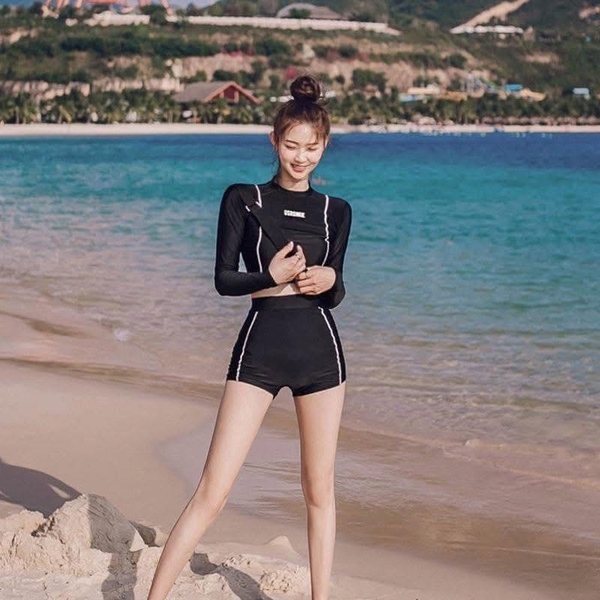 ảnh gái xinh mặc bikini đi biển 3