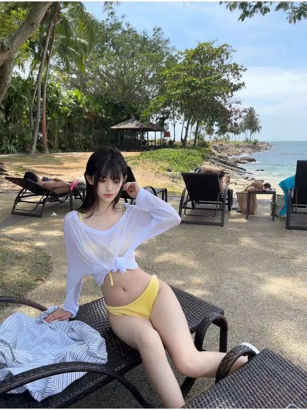 gái xinh bikini 7