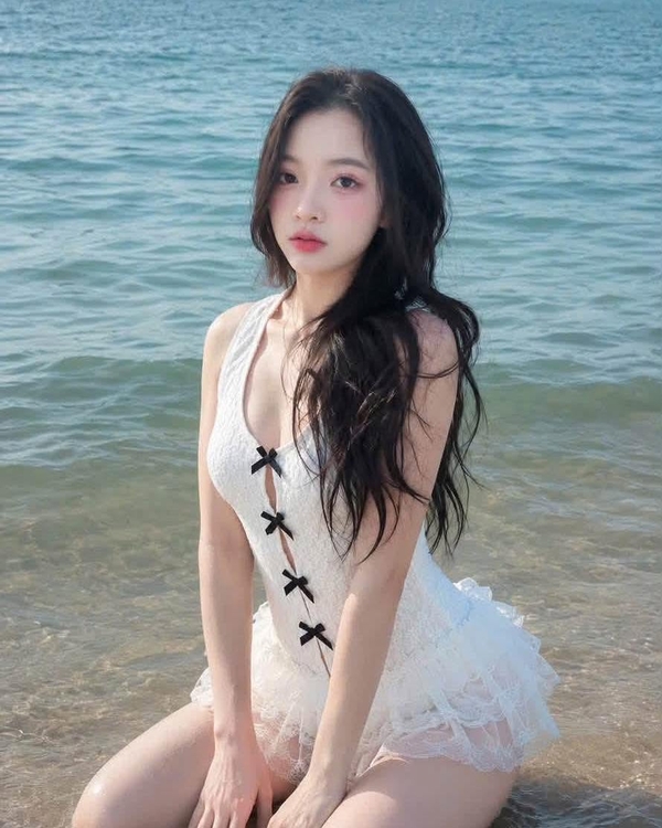gái xinh mặc bikini ngắn 11