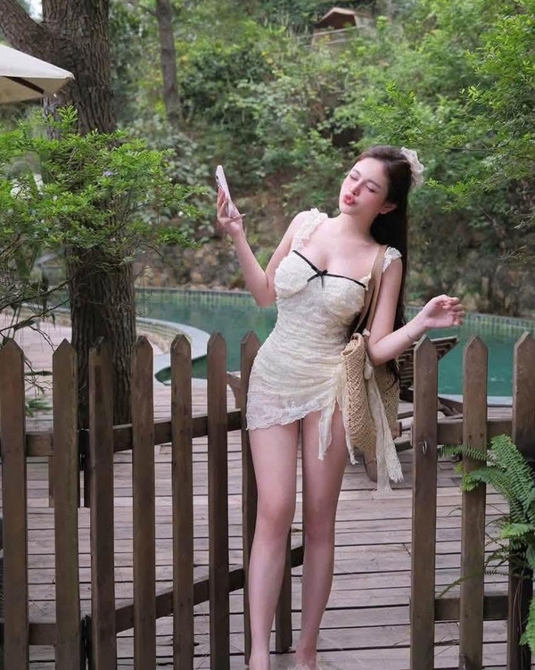 gái xinh mặc bikini ngắn 8