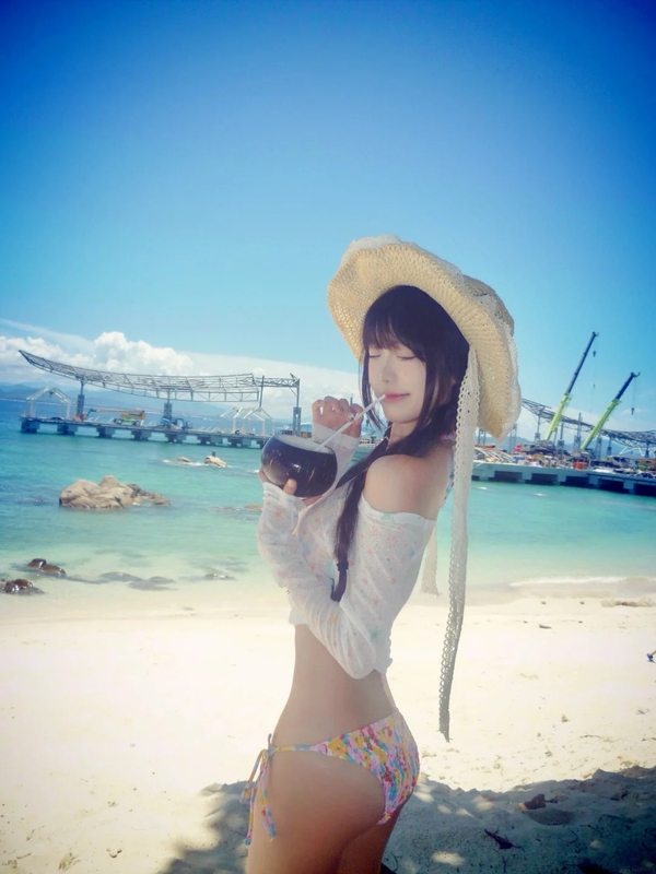 gái xinh mặc bikini sexy