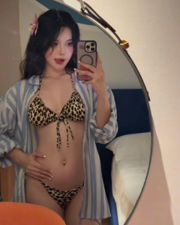 gái xinh tiktok mặc bikini 16
