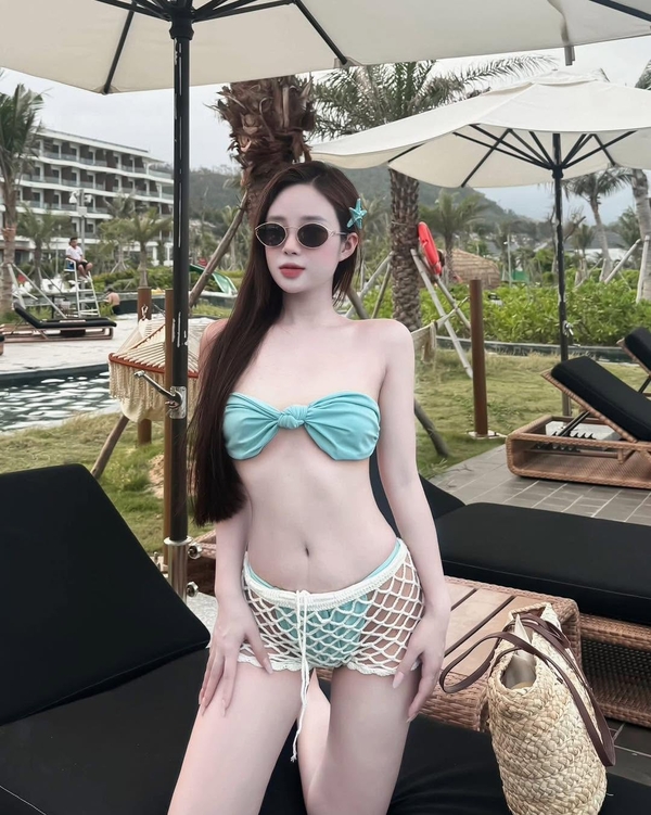 gái xinh tiktok mặc bikini 26