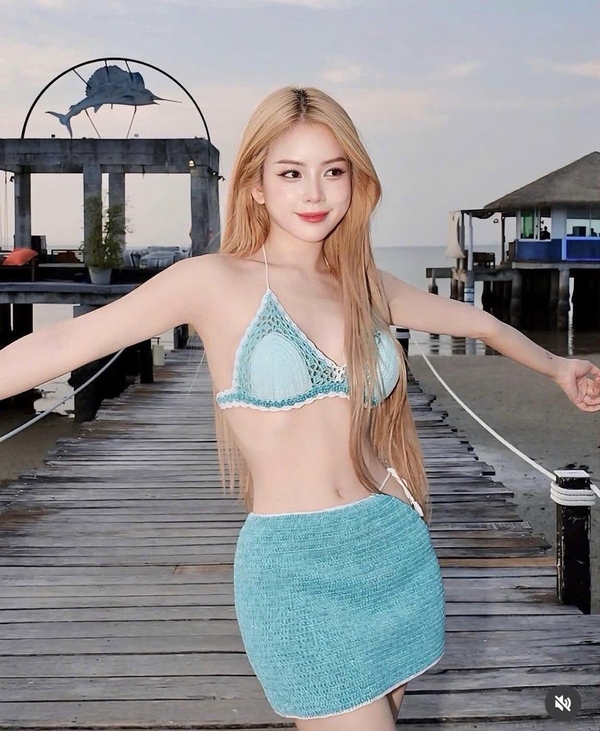 gái xinh tiktok mặc bikini 29