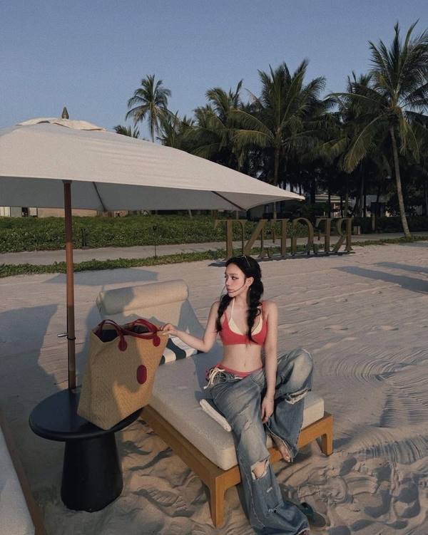 gái xinh tiktok mặc bikini 35