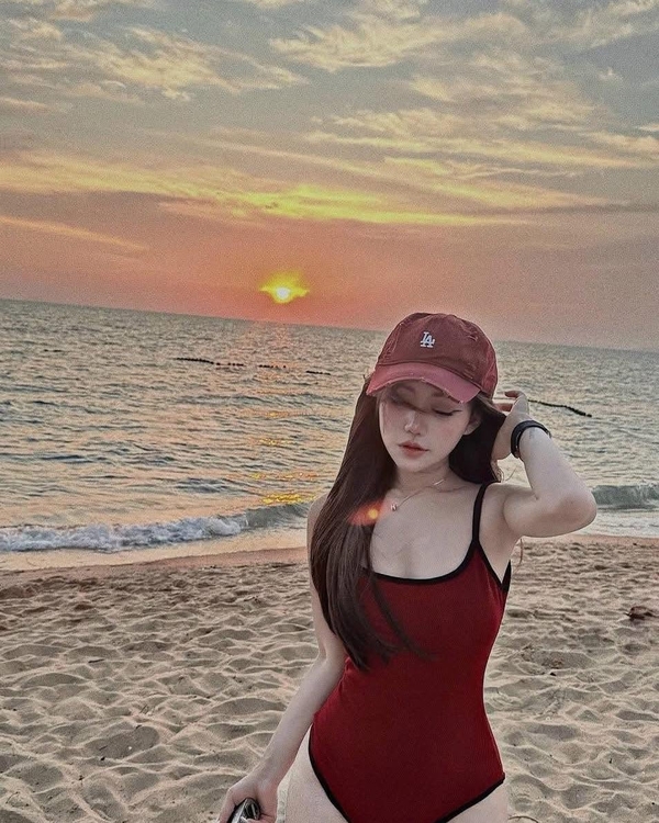 gái xinh tiktok mặc bikini 38
