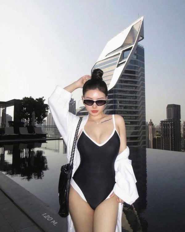 gái xinh tiktok mặc bikini 5