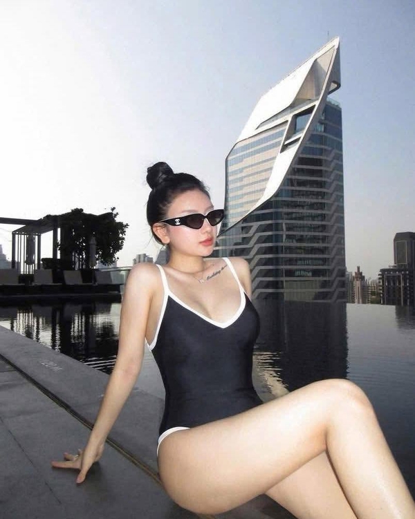 gái xinh tiktok mặc bikini 8