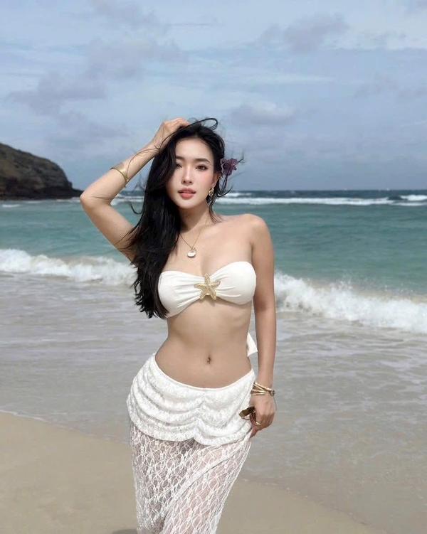 gái xinh việt nam mặc bikini đi biển 18