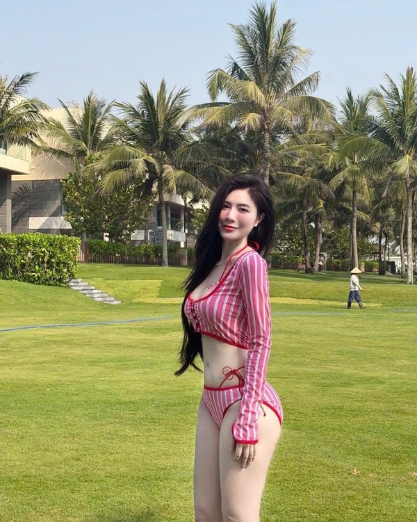 gái xinh việt nam mặc bikini đi biển 21
