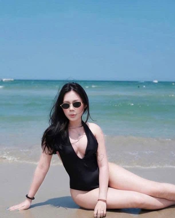 gái xinh việt nam mặc bikini đi biển 26