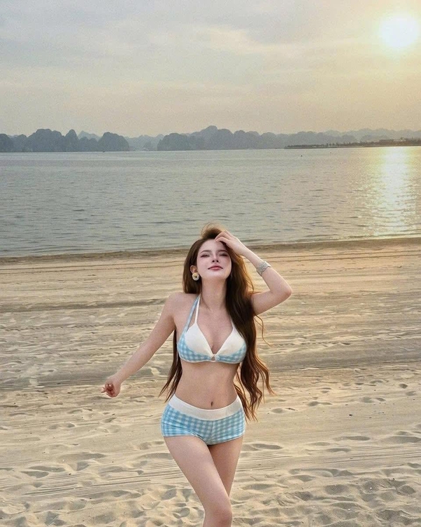 gái xinh việt nam mặc bikini đi biển 29