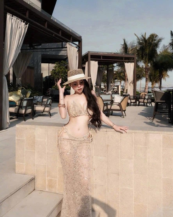 gái xinh việt nam mặc bikini đi biển 7